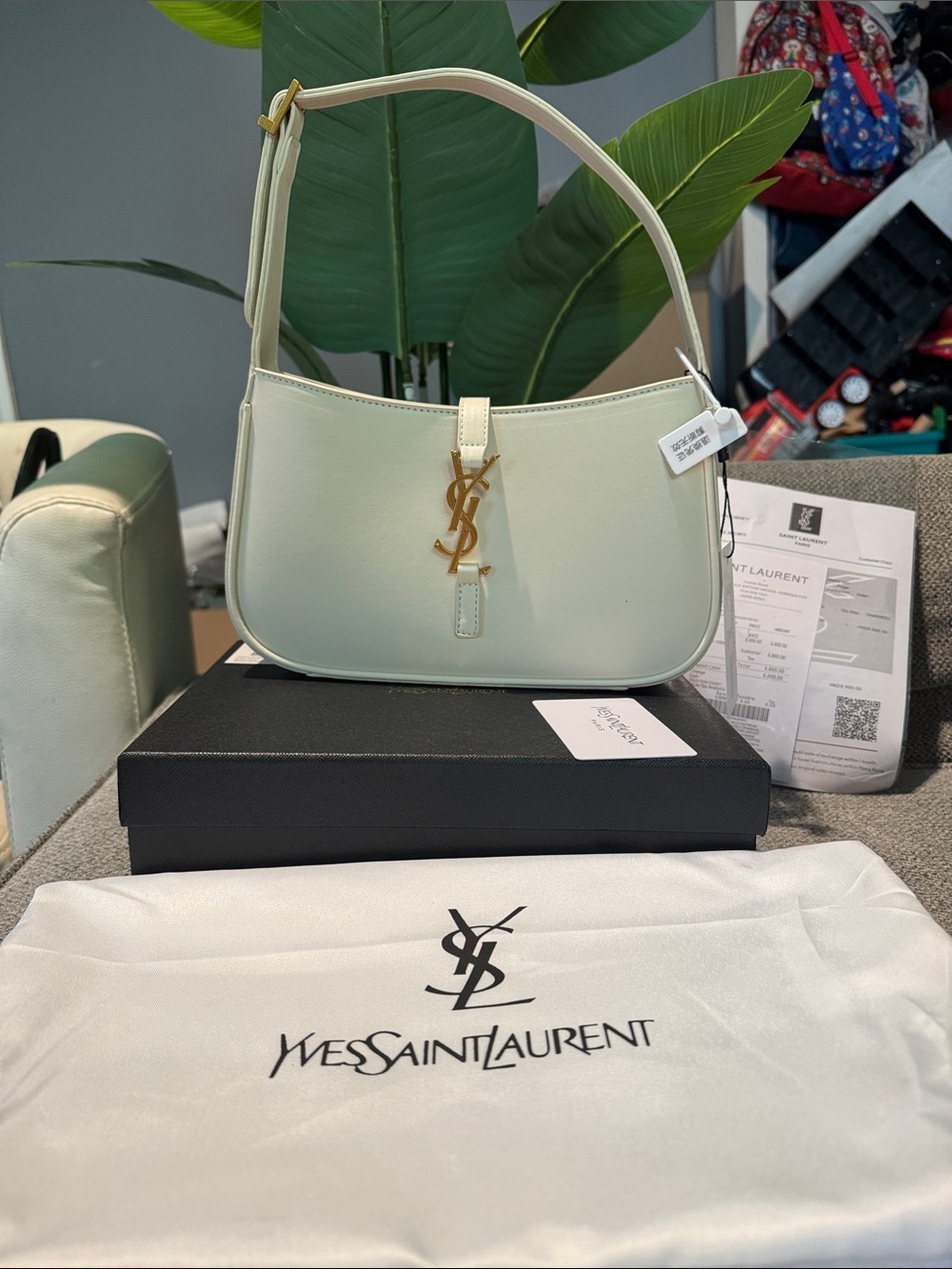 Fashion Cream YSL Shoulder Bag with Gold Logo Hardware - Picture 1 of 10